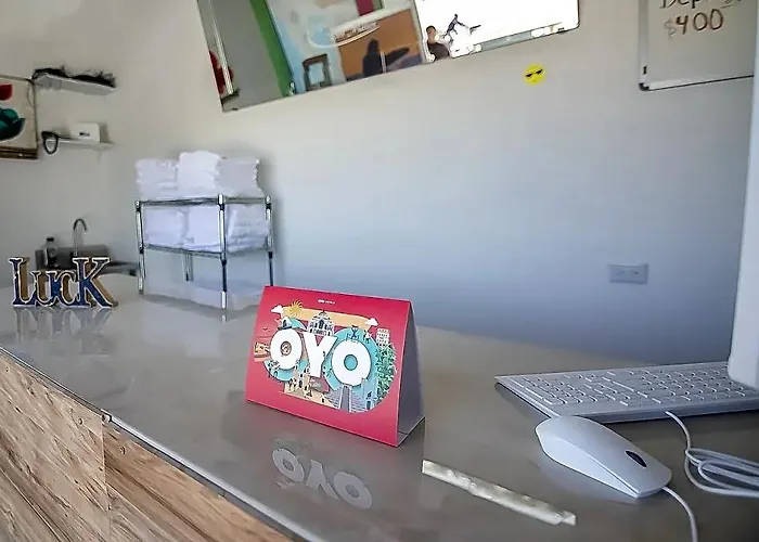 Hotel Oyo Plaza Torres, Cabo San Lucas