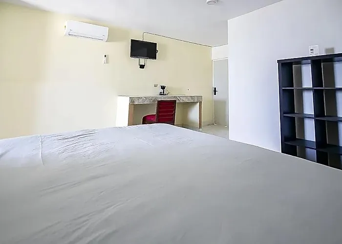 Oyo Plaza Torres, 2*